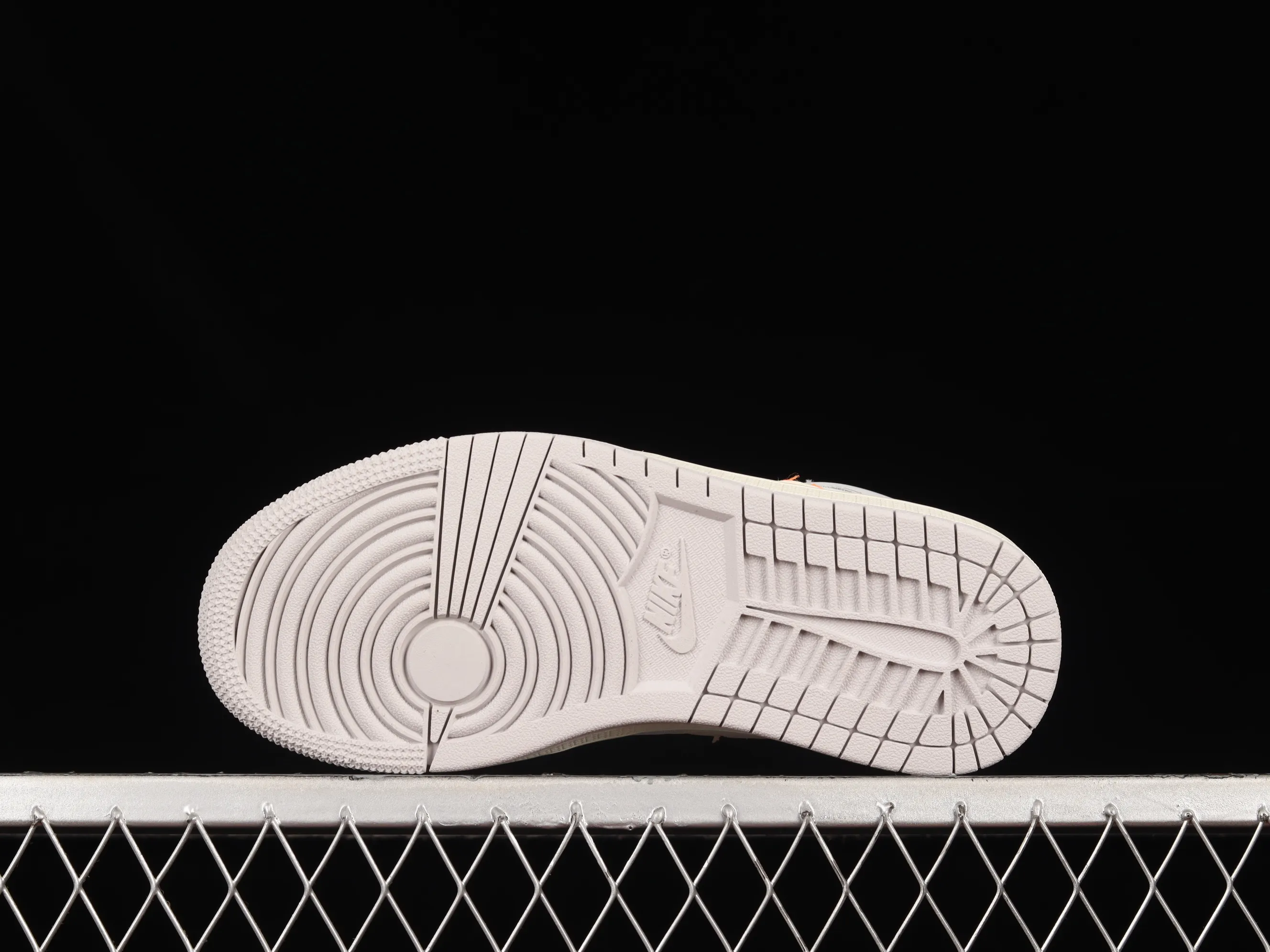 All categories Air Jordan Jordan series basketball shoes Air Jordan 1 Mid Air Jordan 1 Mid "White And Phantom" AJ1 Joe 1 seam deconstruction DM9652-100